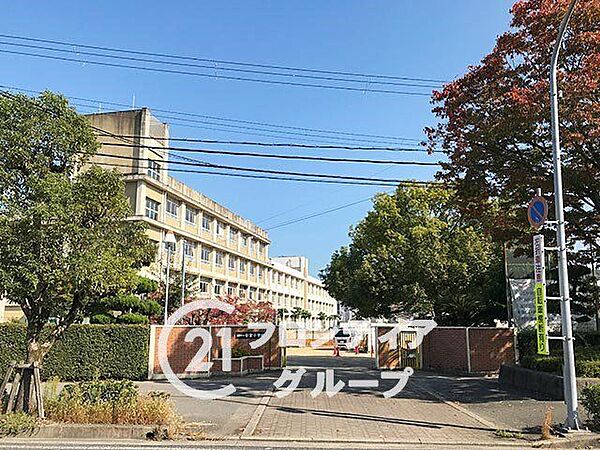姫路市立安室小学校 徒歩8分。 570m