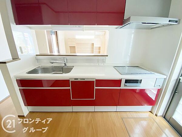 対面カウンターで、家族とコミュニケーションを取りながら料理ができるキッチンです