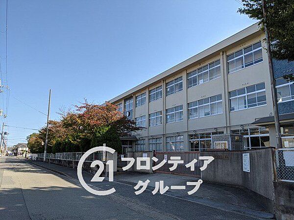 加古川市立鳩里小学校 徒歩17分。 1360m