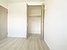 室内：住まい選びは、価格や立地だけでなく、将来の暮らし方まで含めて考えることが大切です。今の段階で気になっていることを、まずスタッフに話してみてください