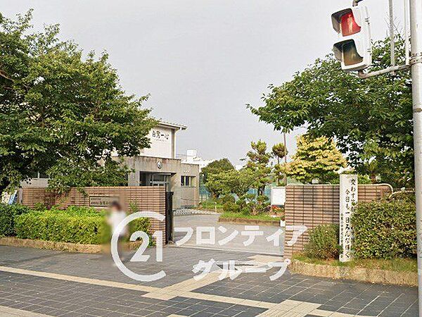 姫路市立白鷺小中学校 徒歩12分。 890m