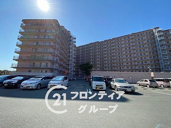 住まい選びは、価格や立地だけでなく、将来の暮らし方まで含めて考えることが大切です。今の段階で気になっていることを、まずスタッフに話してみてください