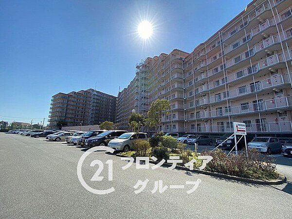 写真だけではわからない採光・広さ・周辺環境の実感は、実際に足を運んでみることが一番です。ご見学はいつでもご予約いただけます
