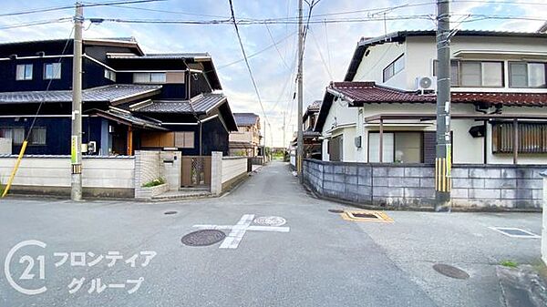 住まい選びは、価格や立地だけでなく、将来の暮らし方まで含めて考えることが大切です。今の段階で気になっていることを、まずスタッフに話してみてください