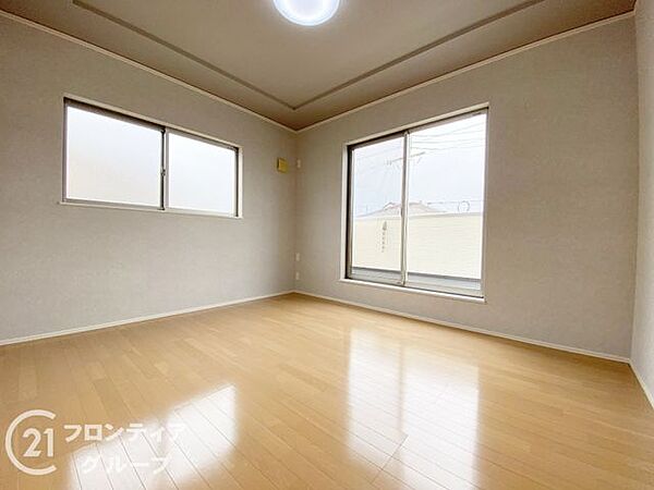 住まい選びは、価格や立地だけでなく、将来の暮らし方まで含めて考えることが大切です。今の段階で気になっていることを、まずスタッフに話してみてください