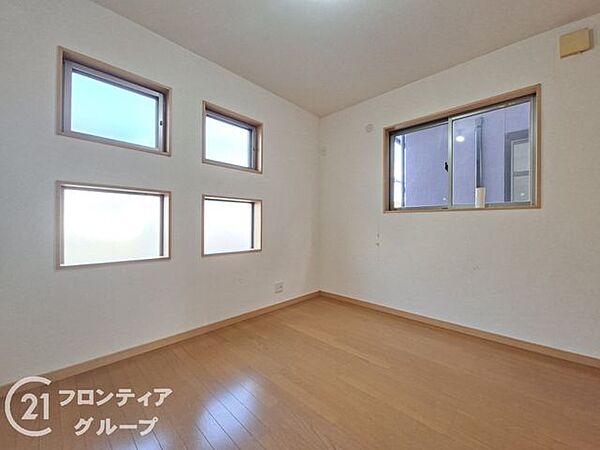 住まい選びは、価格や立地だけでなく、将来の暮らし方まで含めて考えることが大切です。今の段階で気になっていることを、まずスタッフに話してみてください