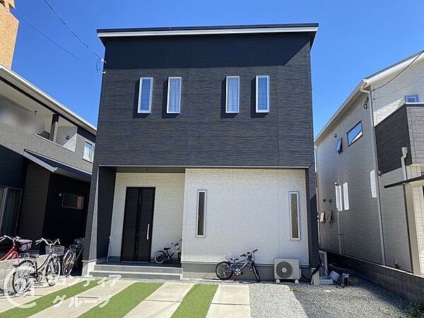 住まい選びは、価格や立地だけでなく、将来の暮らし方まで含めて考えることが大切です。今の段階で気になっていることを、まずスタッフに話してみてください