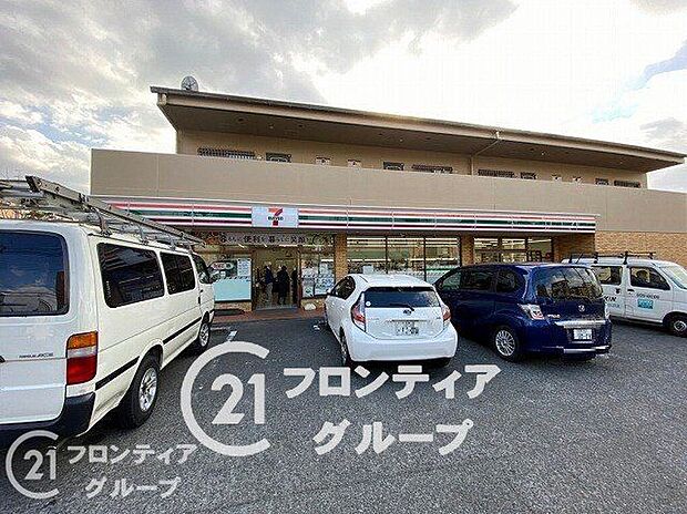 セブンイレブン東大阪東山町店 580m