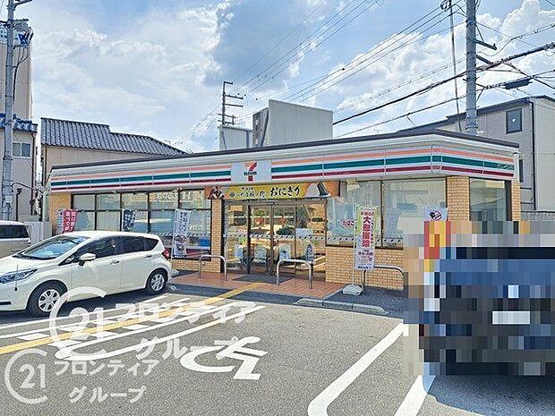 セブンイレブン八尾萱振町3丁目店徒歩3分。 490m