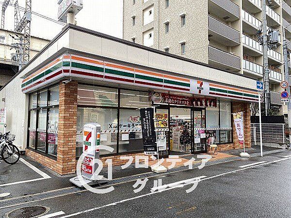 セブンイレブン近鉄河内小阪駅南店 徒歩2分。 160m