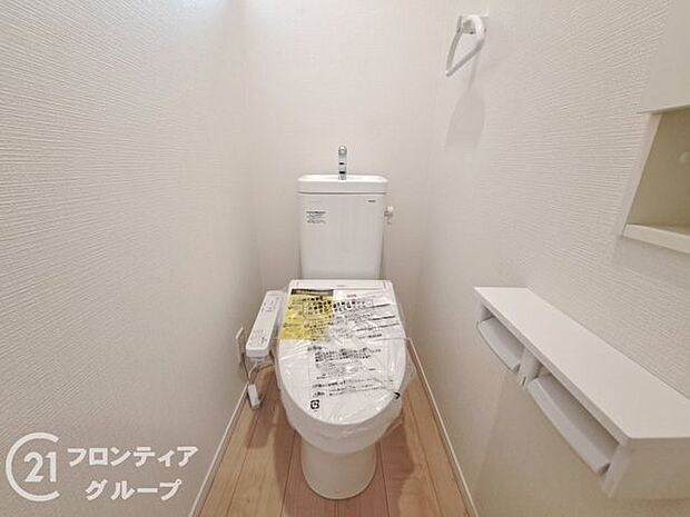 オート開閉のフタなので、手を触れず清潔・快適なトイレです！