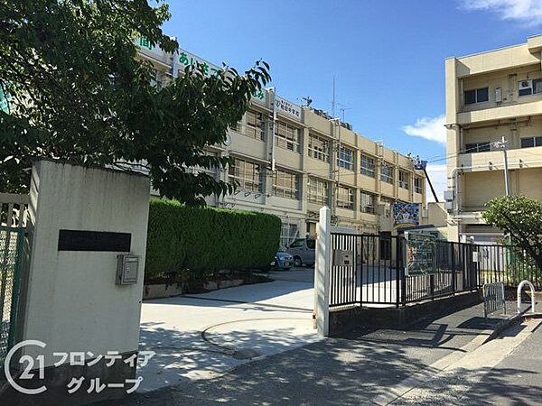 東大阪市立柏田中学校 徒歩9分。 684m