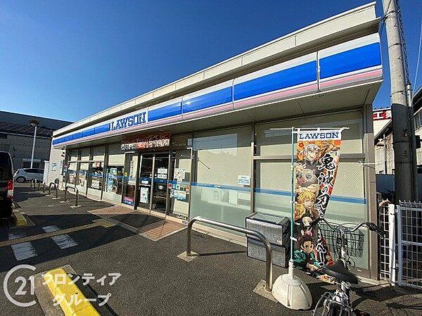 ローソン東大阪衣摺五丁目店 徒歩8分。 640m