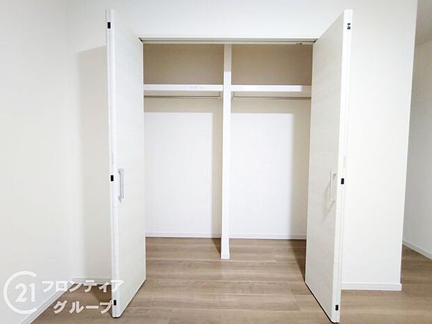 各室に収納スペ―スがありますのでお部屋スッキリ片付きますね