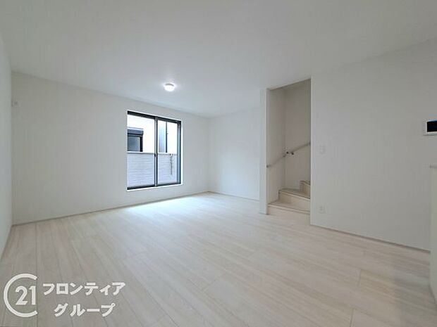 広々リビング、人が集まるおもてなし空間を実現できますね!