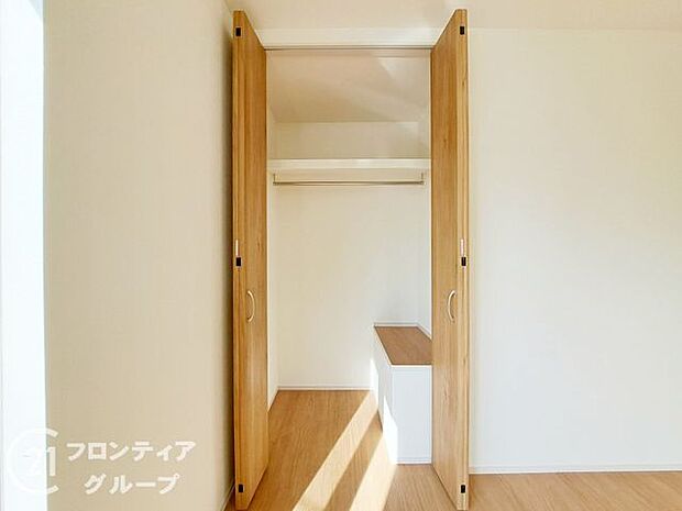 お子様が大きくなってもたくさん収納しておけますね!