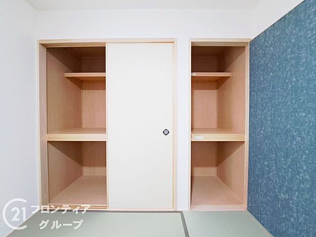 タタミスペースの押入れは、季節のものやお子様のおもちゃなどたくさん収納しておける便利なスペースです!