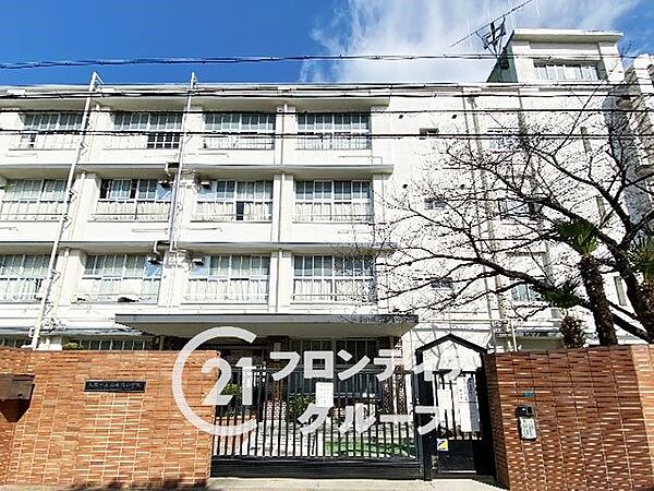 大阪市立瓜破西中学校 徒歩10分。 790m