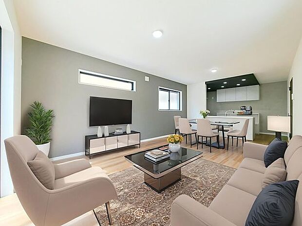 明るく開放的なリビングです。広々とした大きさですよ。一家団らんの空間として快適にお過ごしいただけます。