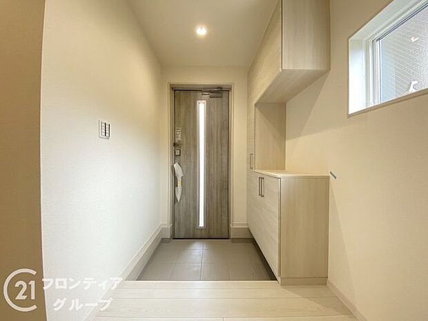 玄関は防犯性の優れたダブルロックドアです！