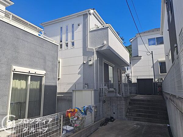 外観：327001671110