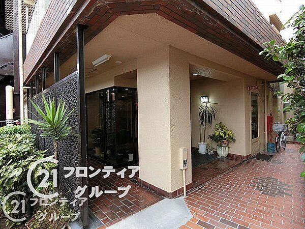 緑いっぱいのエントランスは、訪れる人々に癒しを与えます。