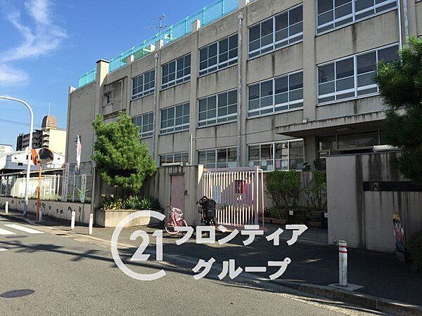 東大阪市立弥刀東小学校 徒歩3分。 240m