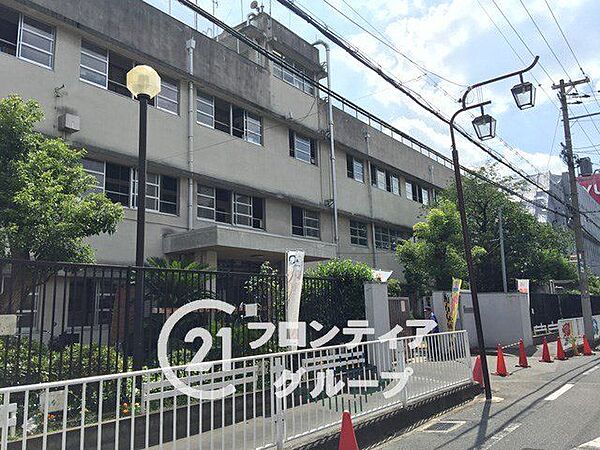 東大阪市立八戸の里小学校 徒歩5分。 400m