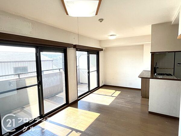 マンションのエレベーターは、快適でスムーズな移動を提供し、住む人の利便性を高める重要な設備です！