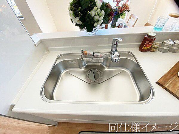 ＼同仕様写真／お鍋もスッポリ入るシンク！家事がはかどりますね