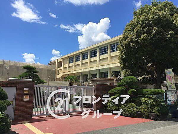 東大阪市立縄手北中学校 徒歩13分。 1040m