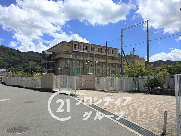 くすは縄手南校横小路校舎 徒歩23分。 1820m