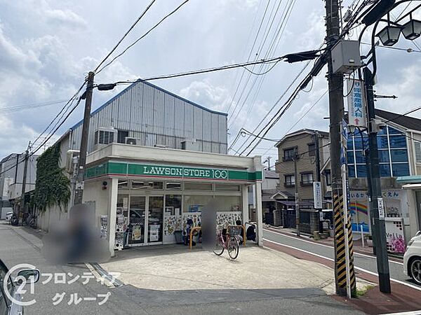 ローソンストア100若江岩田店 徒歩2分。 150m
