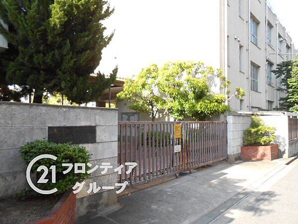 大阪市立加美南部小学校 徒歩7分。 540m