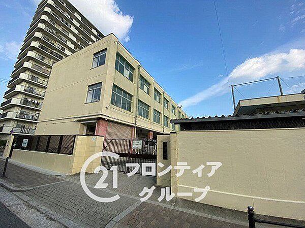 大阪市立白鷺中学校 徒歩8分。 590m