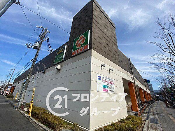 ライフ東大阪長田店 徒歩6分。 470m
