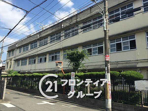 東大阪市立長瀬東小学校 徒歩8分。 570m