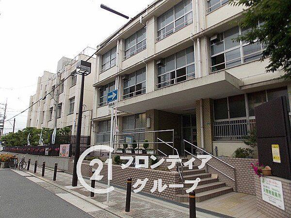 大阪市立片江小学校 徒歩9分。 690m