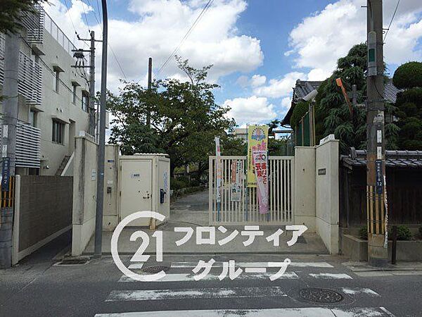 東大阪市立岩田西小学校 徒歩4分。 310m