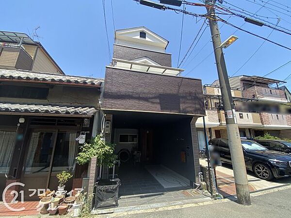 交通量が少なく、静かな前道で落ち着いた生活を提供します。