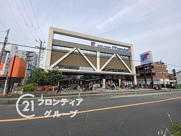 万代志紀店 徒歩12分。 940m