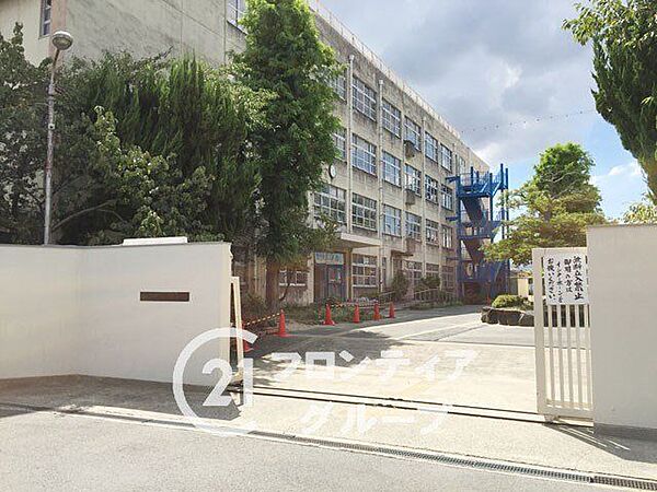 東大阪市立若江中学校 徒歩14分。 1080m