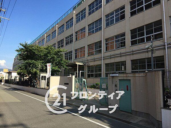 東大阪市立西堤小学校 徒歩14分。 1080m