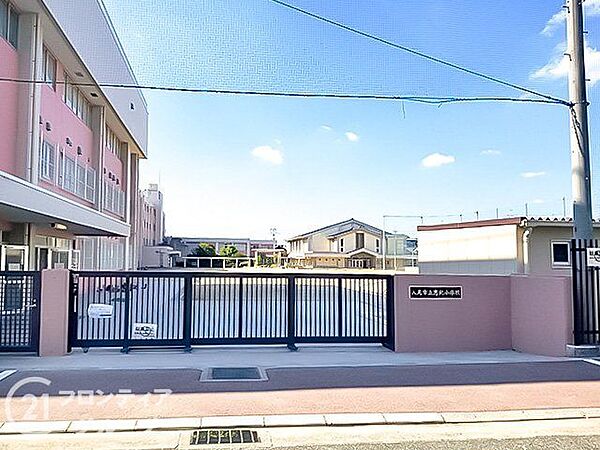 八尾市立志紀小学校 徒歩21分。 1660m