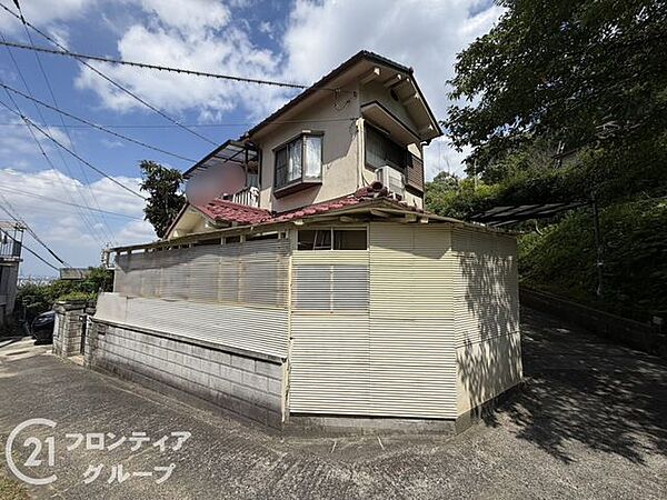 新たな住まいへの第一歩を踏み出すワクワク感溢れる土地！今の建物から新しい理想の家へと進化する姿は、まさに家づくりの醍醐味です。自分好みのスタイルで家族の夢を大きく広げられる未来への希望が詰まった場所！