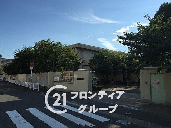 東大阪市立意岐部中学校 徒歩6分。 450m