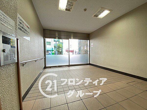 ホテルのような充実したサービスが受けられる贅沢さは、大規模マンションならではの特権ですね ゆとりある空間で過ごすひとときは、慌ただしい日常の中に特別な潤いと安らぎを与えてくれますね