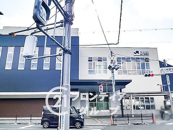 八尾駅(JR西日本 関西本線) 徒歩8分。 640m