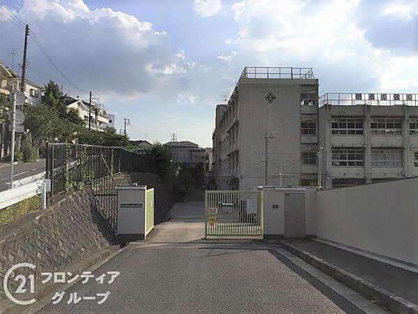 東大阪市立石切東小学校 徒歩4分。 290m