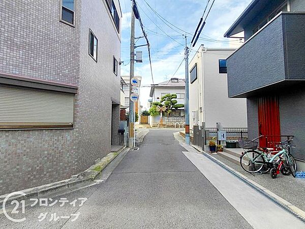 写真だけではわからない採光・広さ・周辺環境の実感は、実際に足を運んでみることが一番です。ご見学はいつでもご予約いただけます